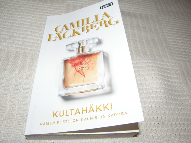 Camilla Läckberg Kultahäkki  -pok