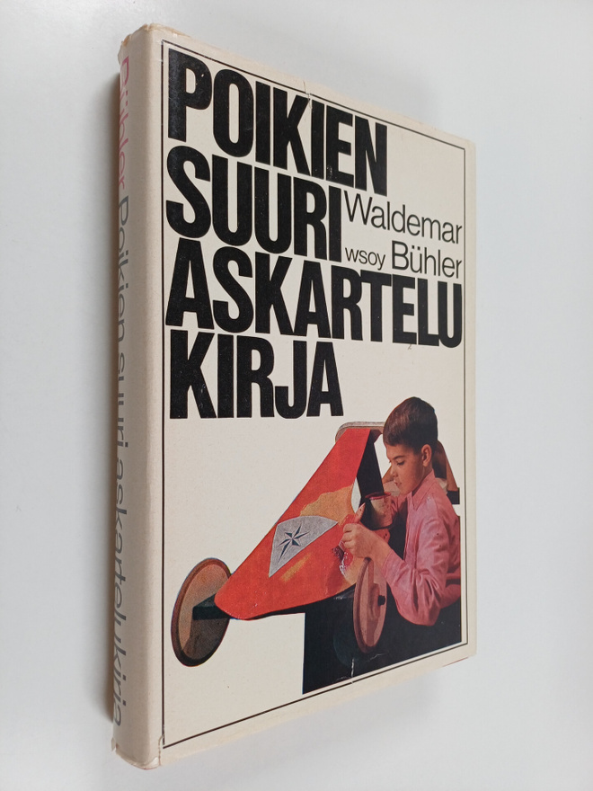 Waldemar Buhler : Poikien suuri askartelukirja