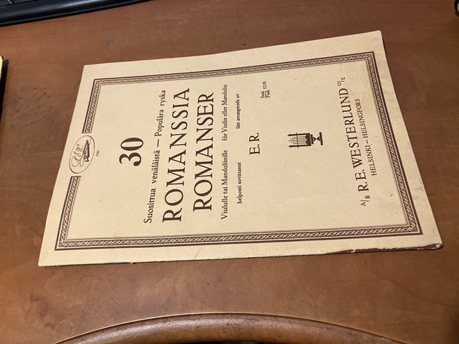 VANHA NUOTTIVIHKO 30 VENÄLÄISTÄ ROMANSSIA HYVÄ
