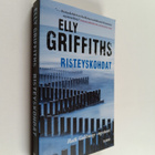 Elly Griffiths : Risteyskohdat - pikkukuva 1