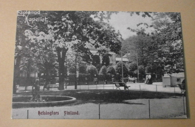 Helsinki, Esplanadi, Kappeli ja leidit kävelyllä, ei p.