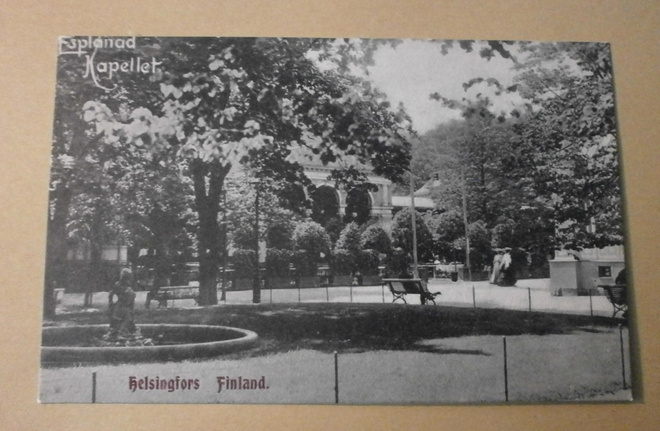 Helsinki, Esplanadi, Kappeli ja leidit kävelyllä, ei p.