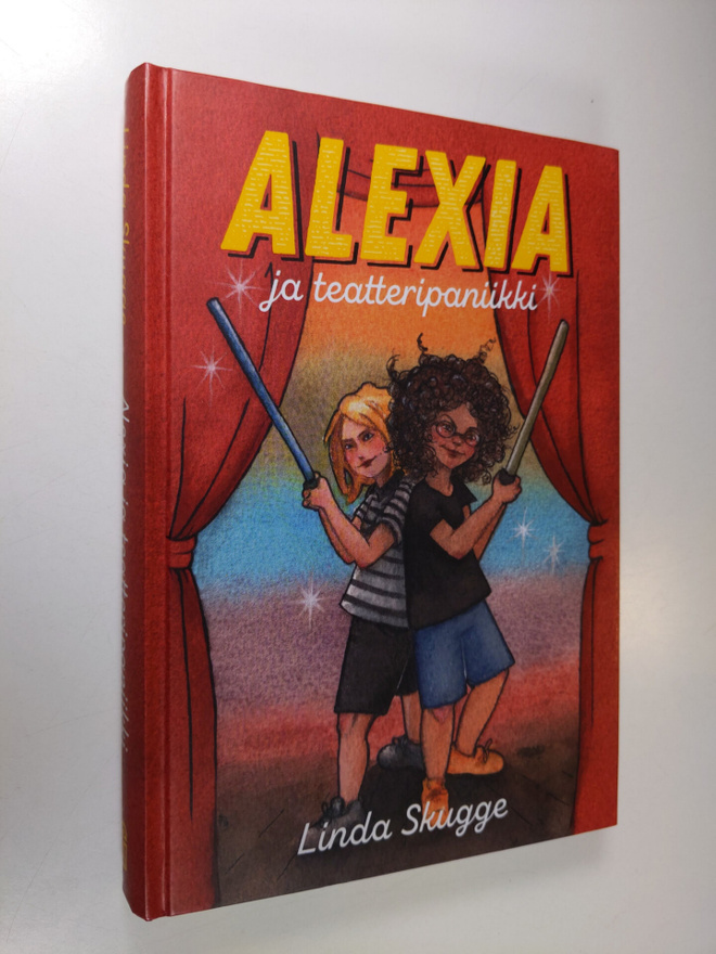 Linda Skugge : Alexia ja teatteripaniikki