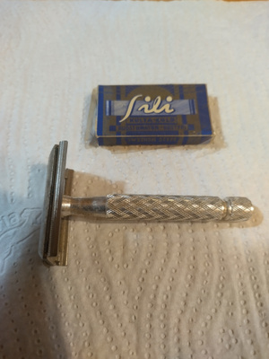 Gillette Spiral Tech partahöylä ja terät.
