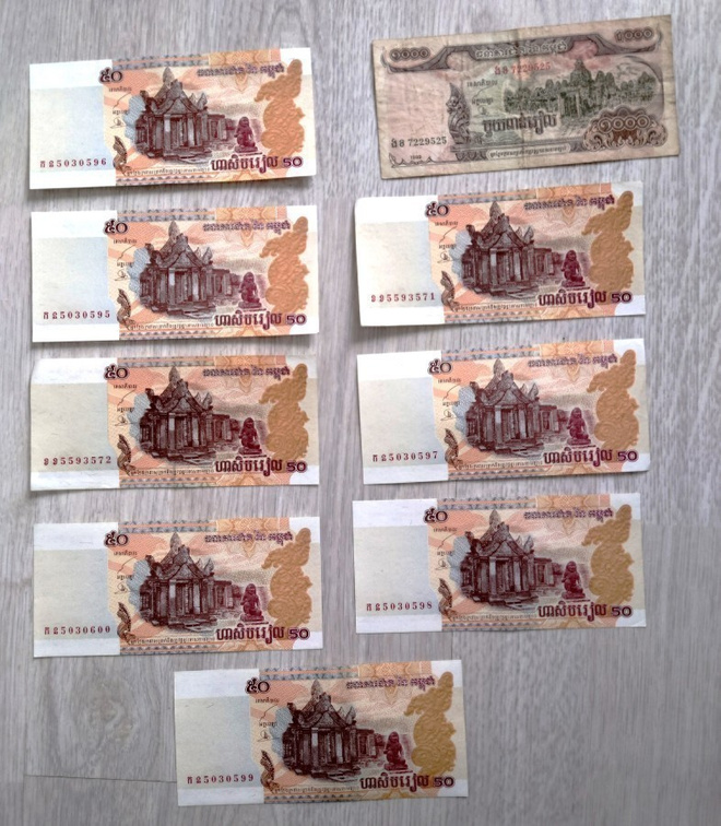 Cambodia Riel -seteleitä 9kpl