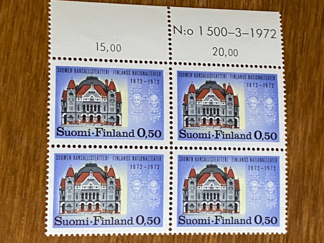 SUOMEN KANSALLISTEATTERI 100 V. NELIÖ NUMERO MARGINAALILLA**