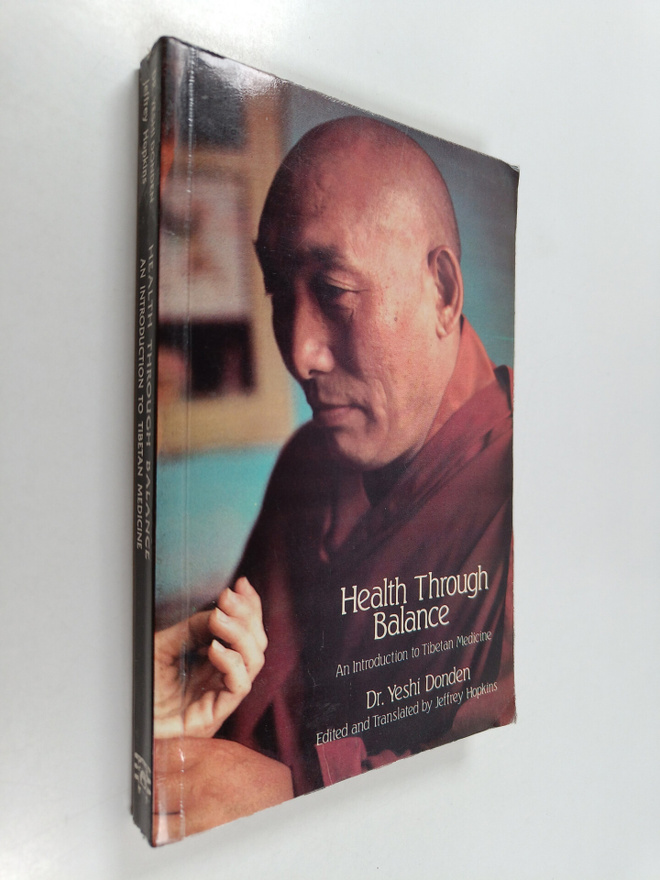 Yeshi Donden : Health Through Balance - An Introduction t...