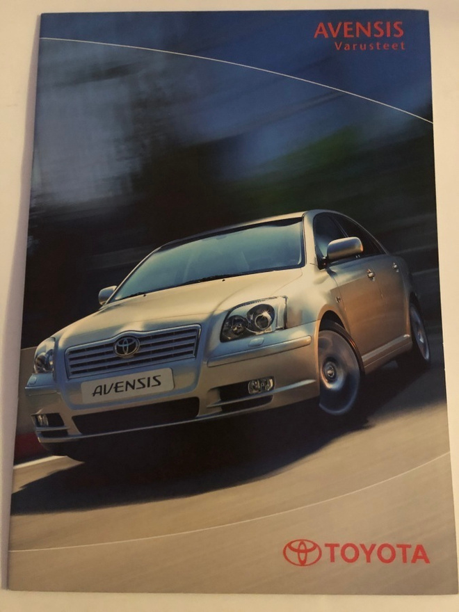 Myyntiesite - Toyota Avensis varusteet - 2003