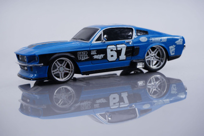 043. Maisto 'Motosounds - Ford Mustang GT' pienoismalli.