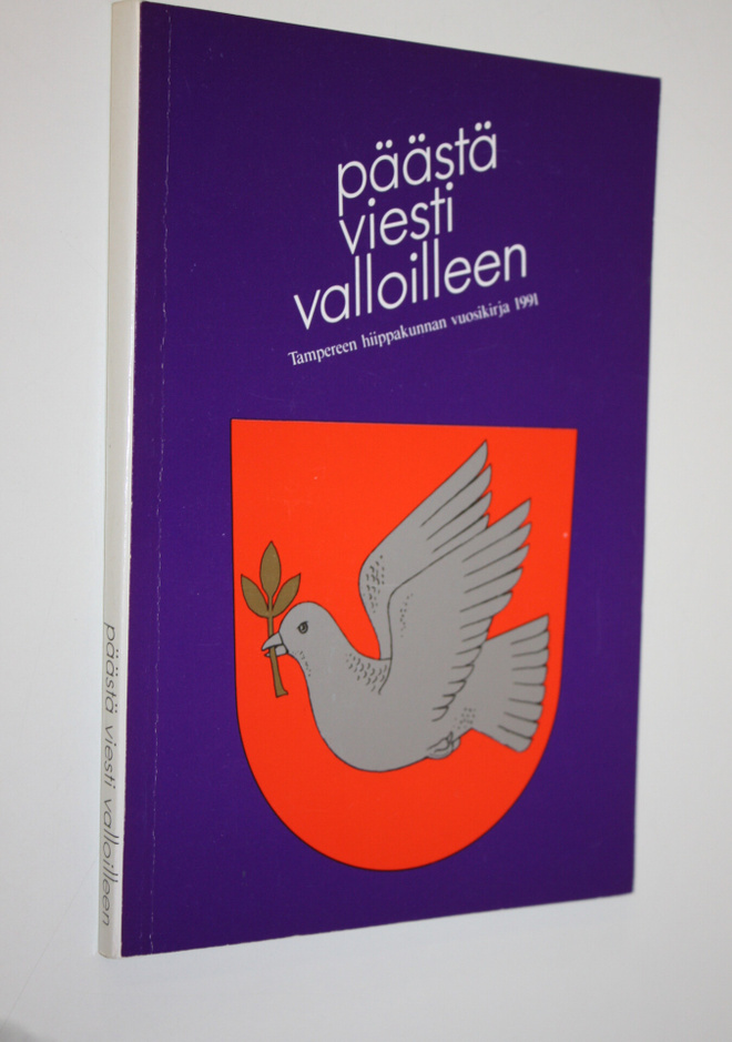 Voitto ym. (toim.) Silfverhuth : Tampereen hiippakunnan v...