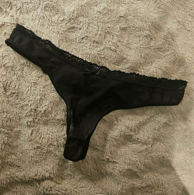 Mustat stringit koko s