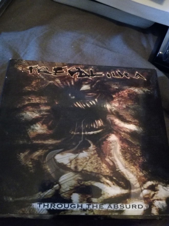 Trepalium through the absurd