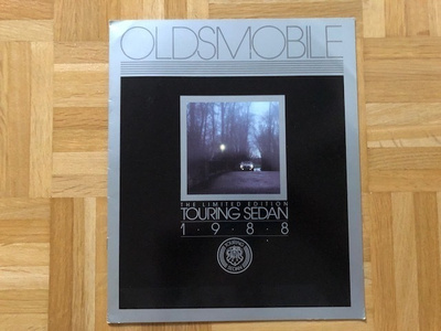 Esite Oldsmobile Touring Sedan 1988