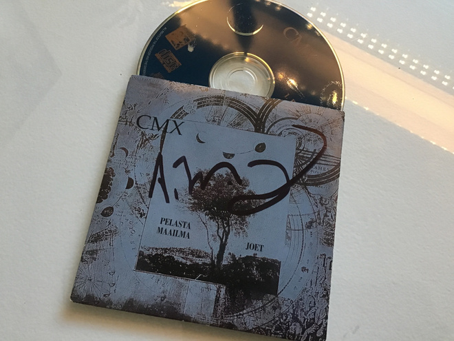 A.W. Yrjänä . Pelasta maailma nimmari CDS single