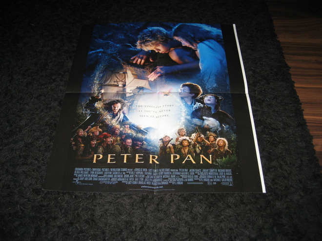 Peter Pan ja Lumikki ja metsästäjä julisteet