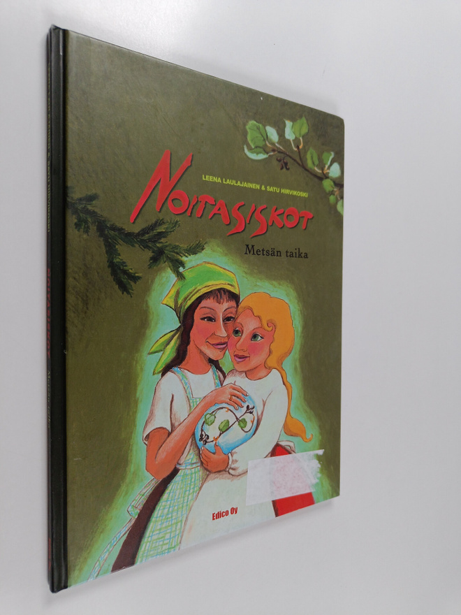 Leena Laulajainen : Noitasiskot : Metsän taika