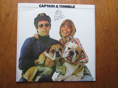 The Captain & Tennille – Love Will Keep Us Together (1975)
