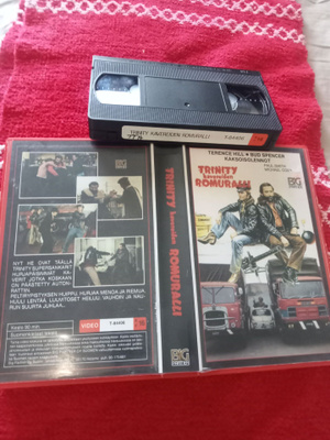 Trinity kavereiden romuralli Vhs