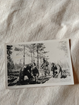 sotavalkuva venäläisia haudataan