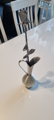"PEWTER HAUGRUD NORWAY" mallinumero 168,Tinamalja + ruusu