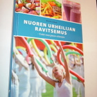 Ilander: NUOREN URHEILIJAN RAVITSEMUS  (Sis.postikulut) - pikkukuva 1