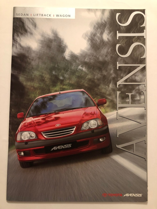 Myyntiesite - Toyota Avensis - 11/1997
