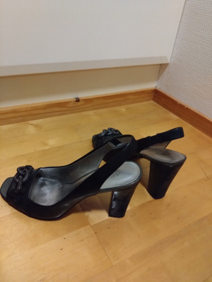 38 (7M) Anne Klein slingback avokkaat