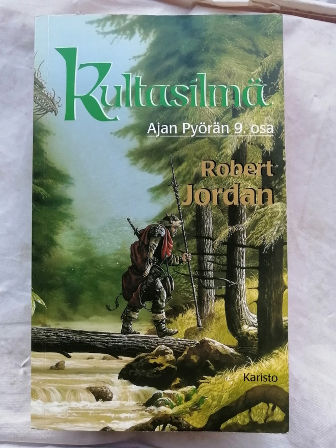 Jordan, Robert: Ajan pyörä 9: Kultasilmä (suomipokkari)
