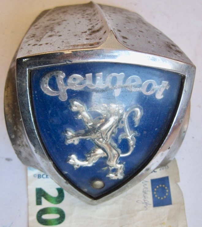 VANHA Auton NokkaMerkki Peugeot 403 1950-l