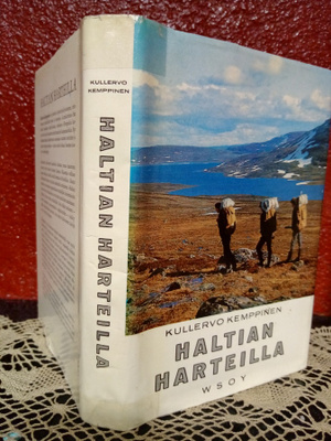 Kullervo Kemppinen : Haltijan harteilla ( SIS POSTIKULU)