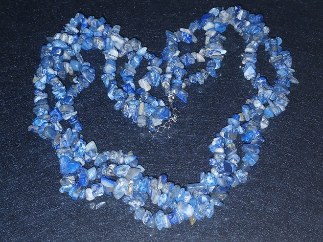 lapis lazuli kivi kaulakoru