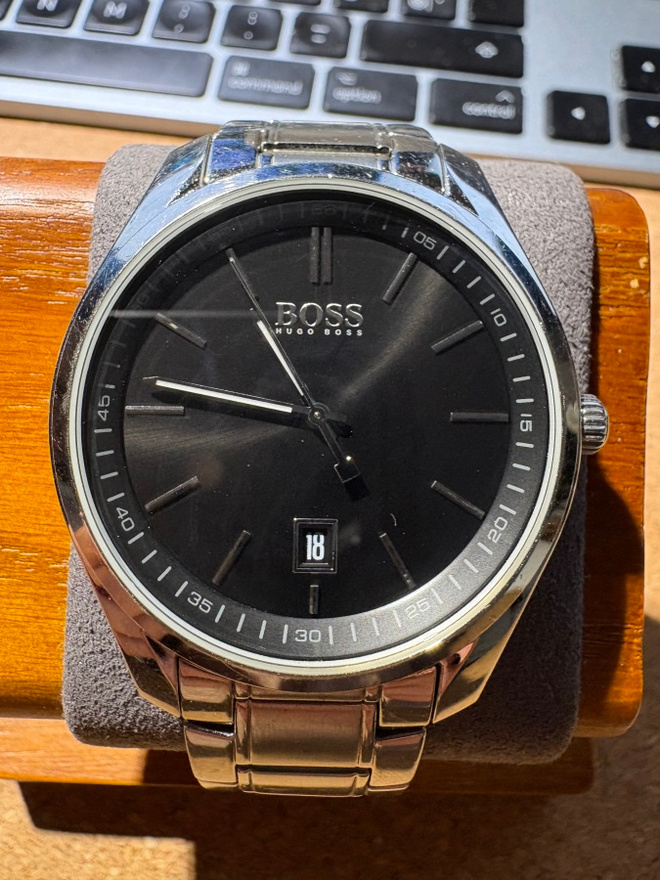 BOSS Circuit 1513730 miesten tyylikäs pukukello