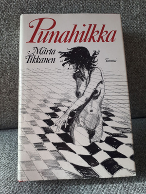 Märta Tikkanen: Punahilkka -sign.-