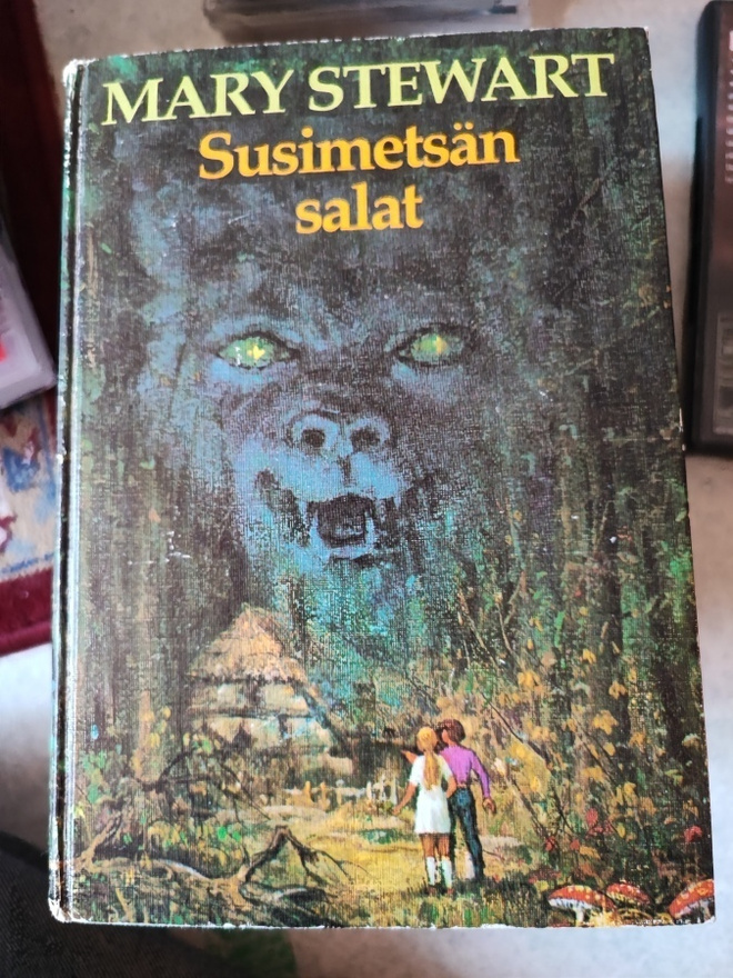 Susimetsän salat Mary Stewart
