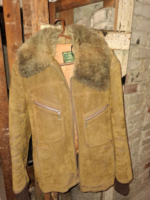 Miesten vintage talvirotsi karvakauluksella