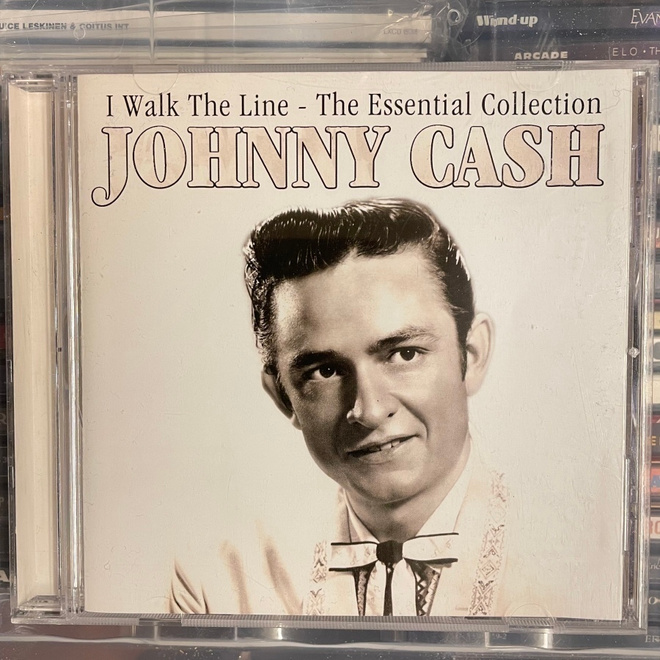 JOHNNY CASH - I Walk The Line: The Essential Collection cd