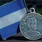 Carl Gustaf Emil Mannerheim neulamerkki.  Hopeinen mitali. - pikkukuva 2