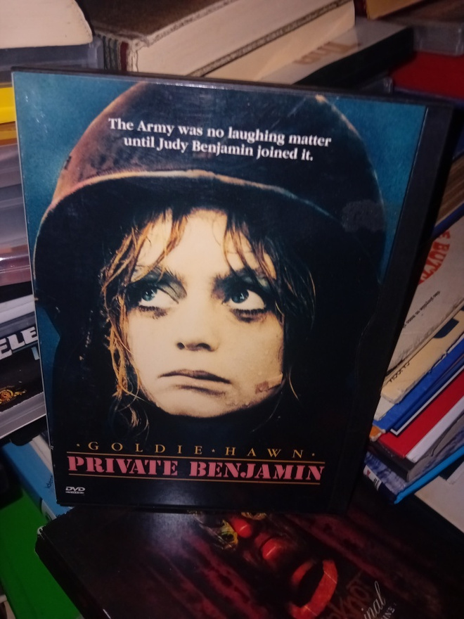DVD Tyttö joka kävi intin  - Private Benjamin ( SIS POSTIK )