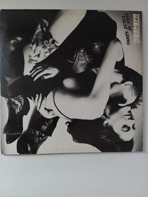 LP: Scorpions - Love at the First Sting