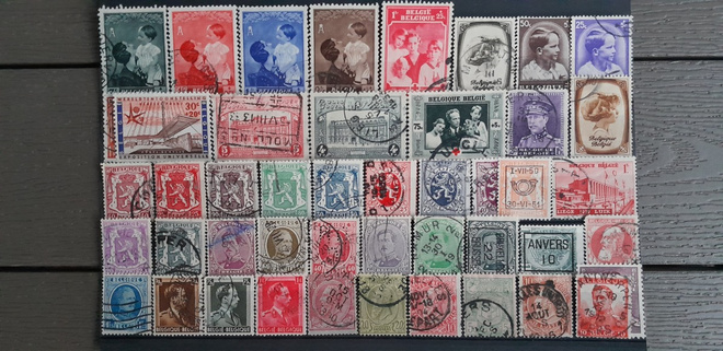 BELGIA VANHAA LEIMATTUJA postimerkkejä 46 kpl