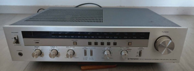 Siisti viritinvahvistin Pioneer SX-600L