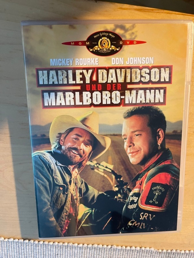 Harley Davidson & The Marlboro Man D Jonsson Rouke SuomiTXT