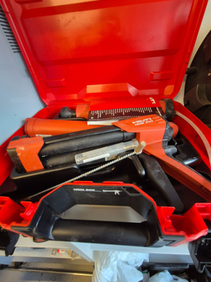 Hilti HDM 500 kemiallisten ankkureiden asennukseen