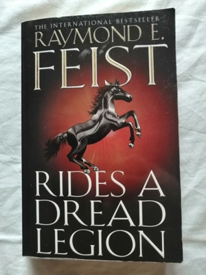 Feist, Raymond E.: Demonwar saga 1: Rides a Dread legion
