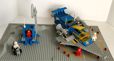 Lego space 928 Avaruusalus ja avaruusasema vuodelta 1979