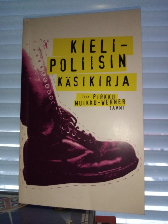 MUIKKU-WERNER :  KIELIPOLIISIN KÄSIKIRJA
