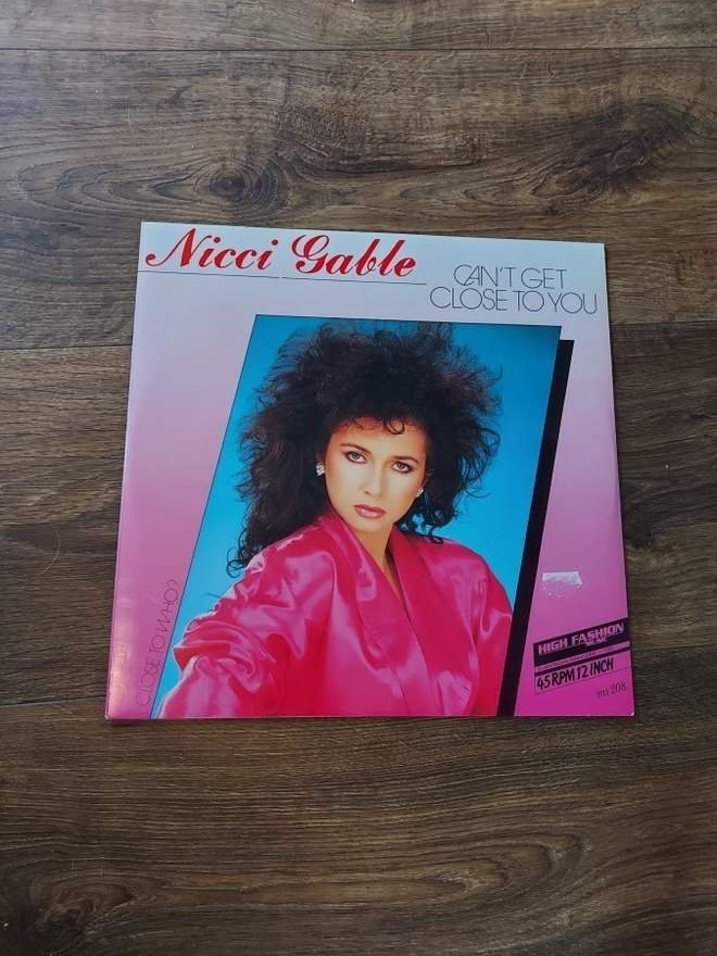 Nicci Gable - Can't Get Close To You