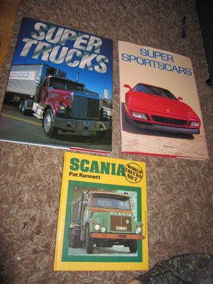 3 KOVAKANTISTA KIRJAA mm SCANIA
