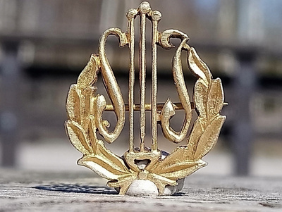 Kullattu Hopeinen merkki. Leimalla  813H. Halkaisija - 20 mm