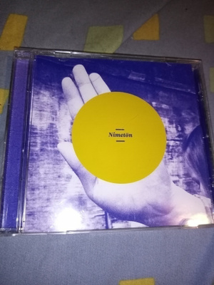 CD NIMETÖN :  NIMETÖN